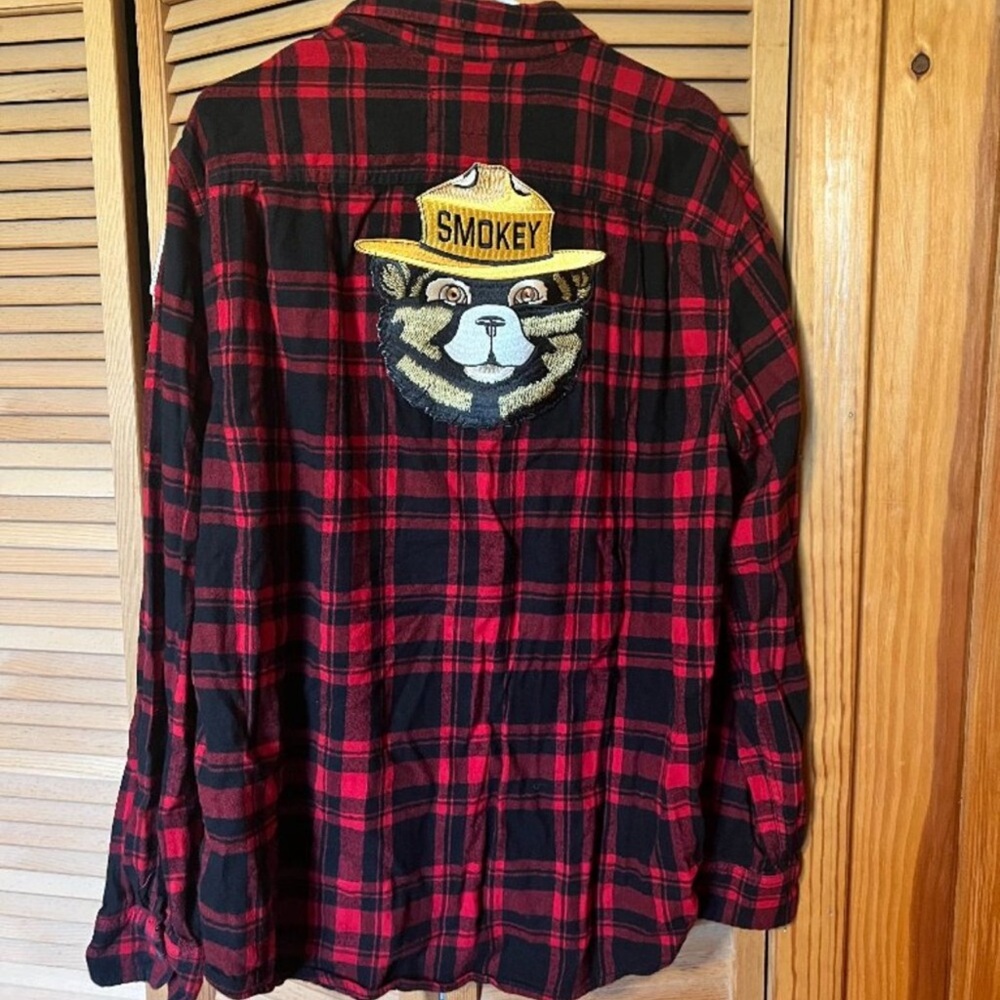 Angry Minnow Smokey the Bear Red & Black Plaid Flannel Button-Down Shirt